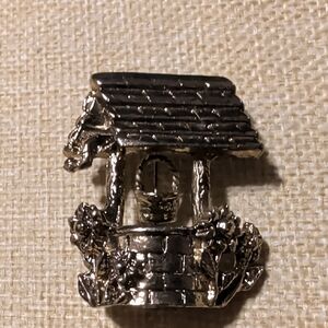 Vintage Wishing Well Brooch